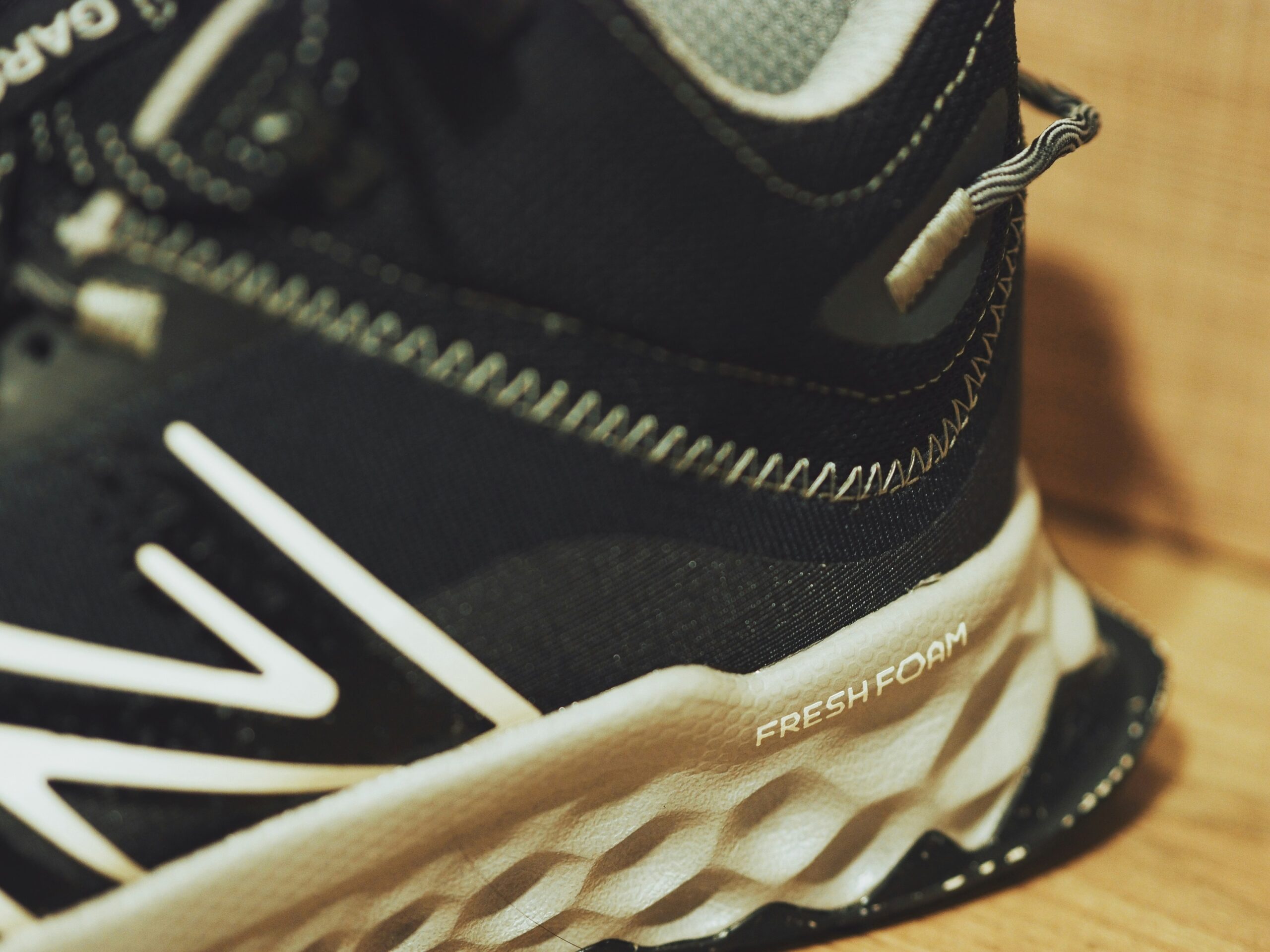 Elegancja i minimalizm - miejskie stylizacje z ponadczasowym akcentem